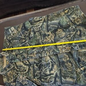 Cabelas Seclusion 3D Short sleeve vented full Button shirt.